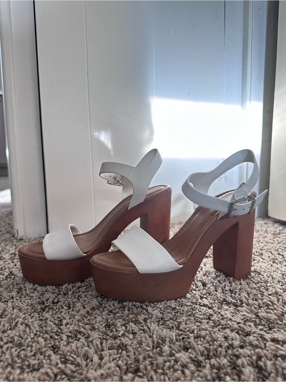 Gianni Bini White Platform Block Heel Sandals with Wood-Look Sole